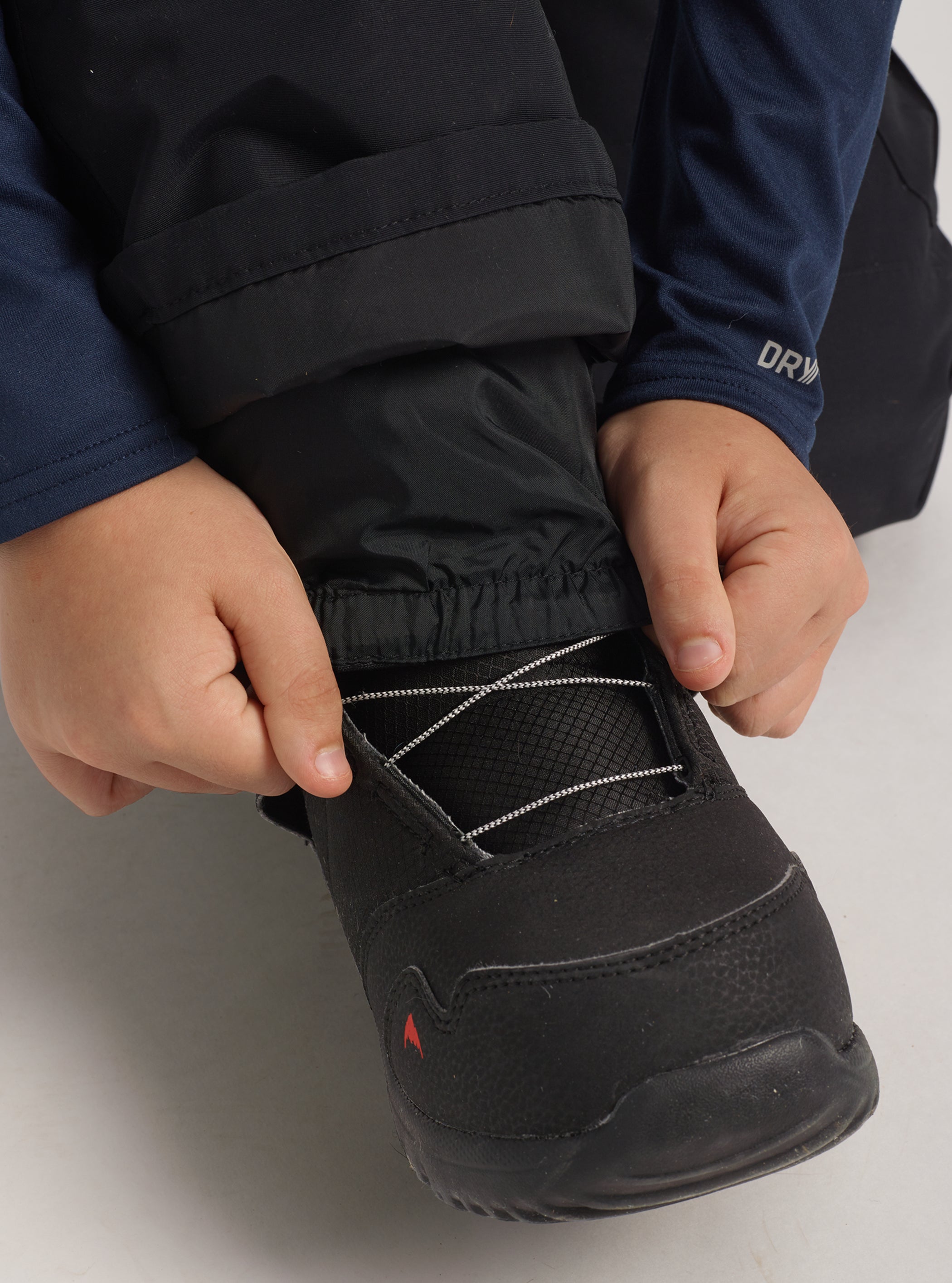 Product image of Boys' Burton Exile 2L Cargo Pants[Variant:True Black]