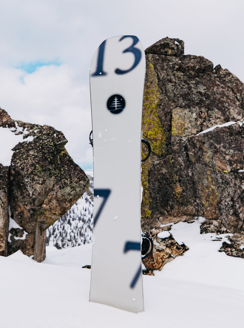 Product image of Burton Family Tree Hometown Hero Camber Snowboard (Sample)[Variant:X-Ray]