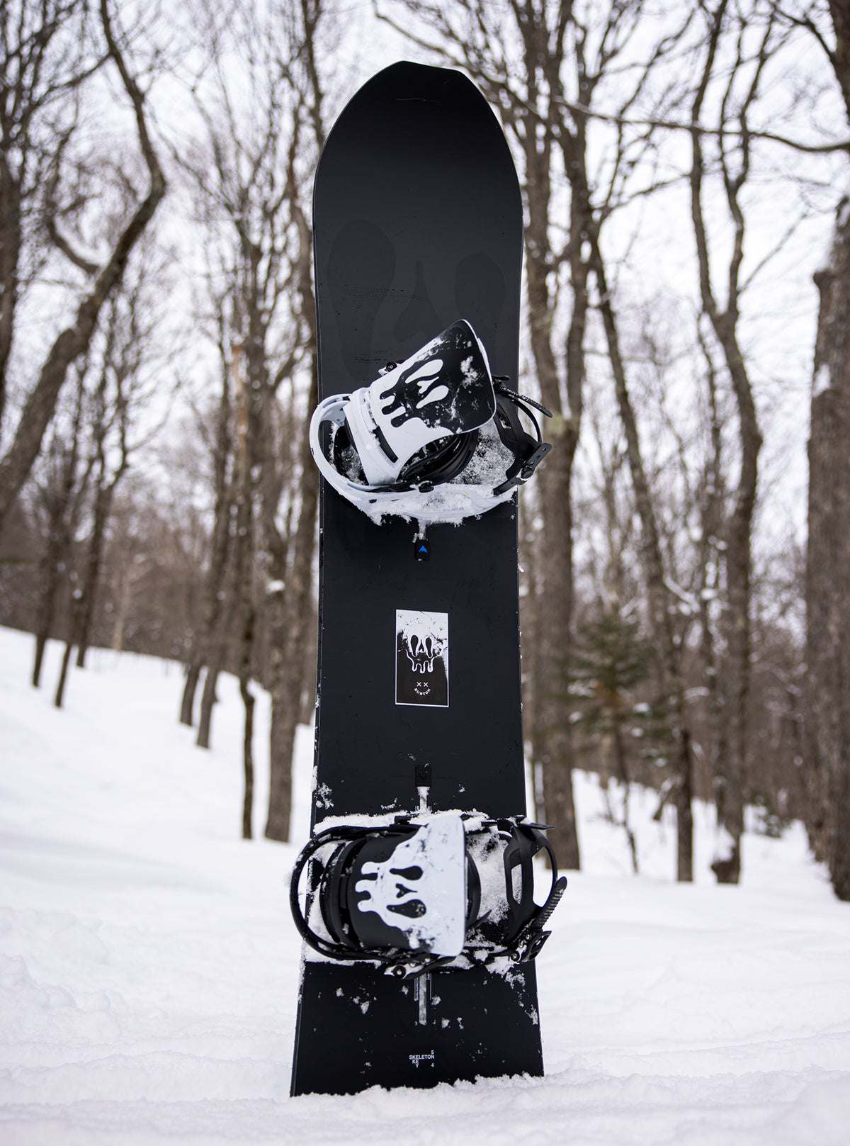 Men's Burton Skeleton Key Camber Snowboard 2024 Men's Burton Skeleton Key Camber Snowboard 2024