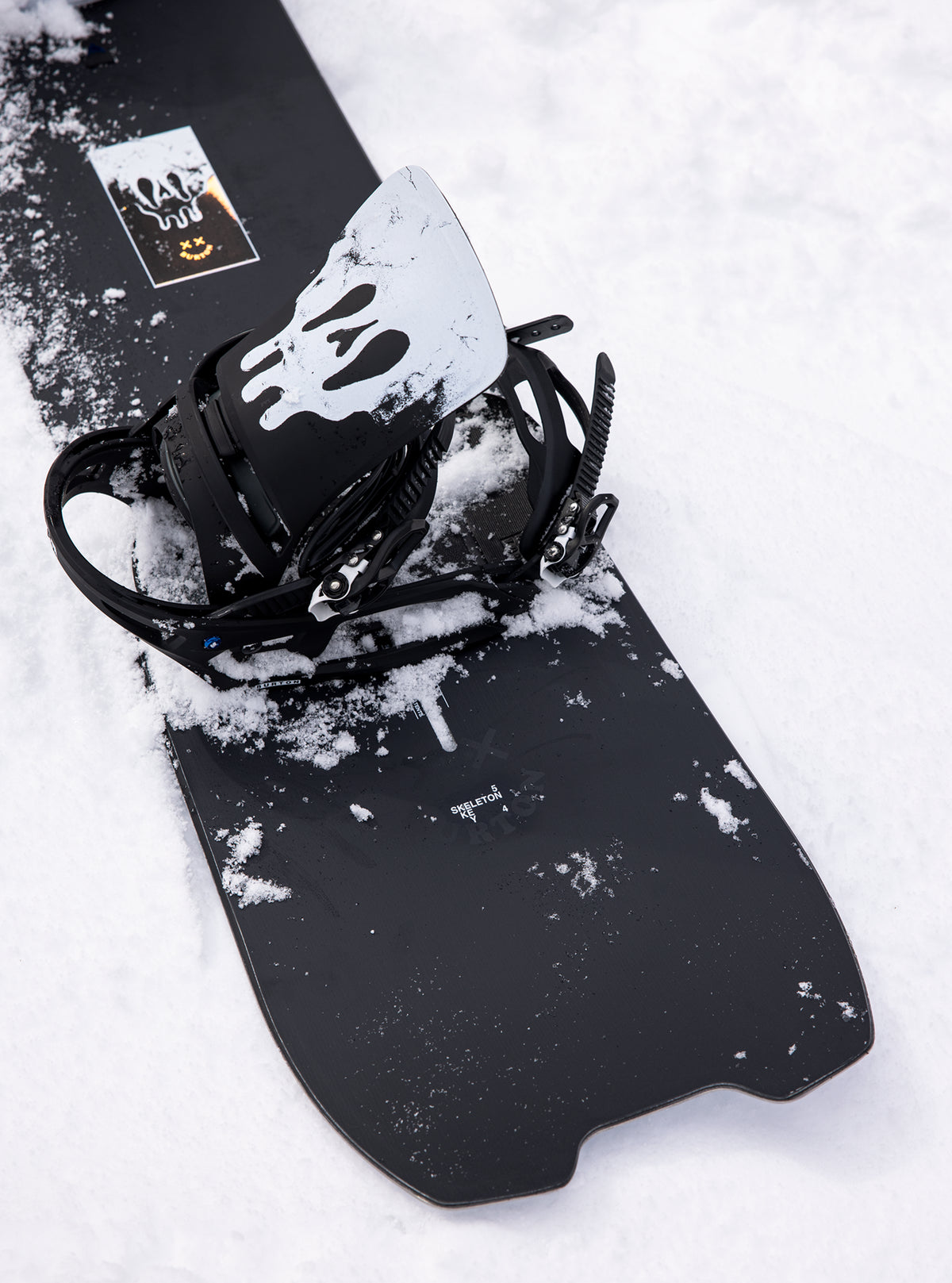 メンズ Burton スケルトンキー キャンバー スノーボード 2024 メンズ Burton スケルトンキー キャンバー スノーボード 2024