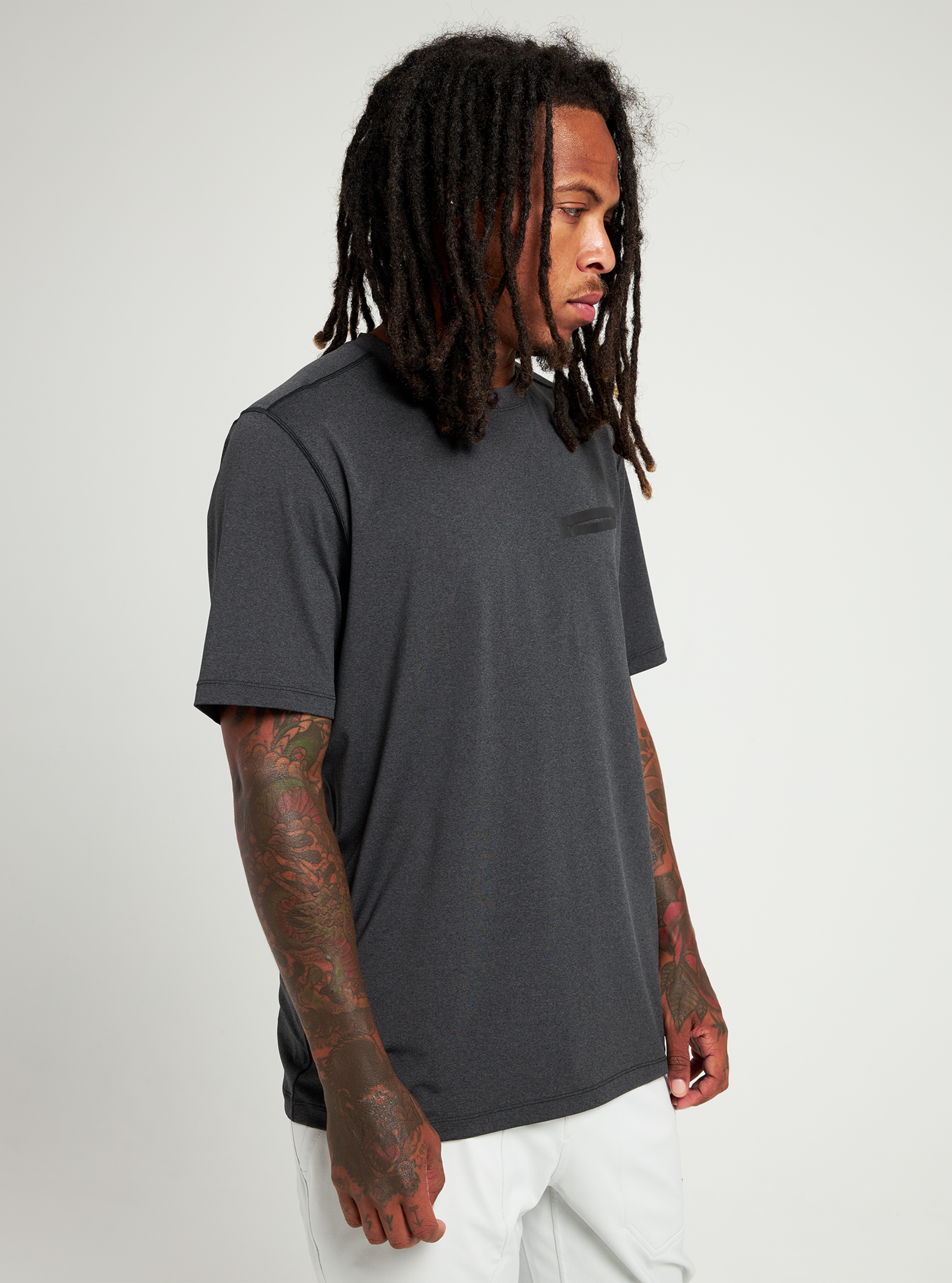メンズ Burton Multipath エッセンシャル テック ショートスリーブ Tシャツ