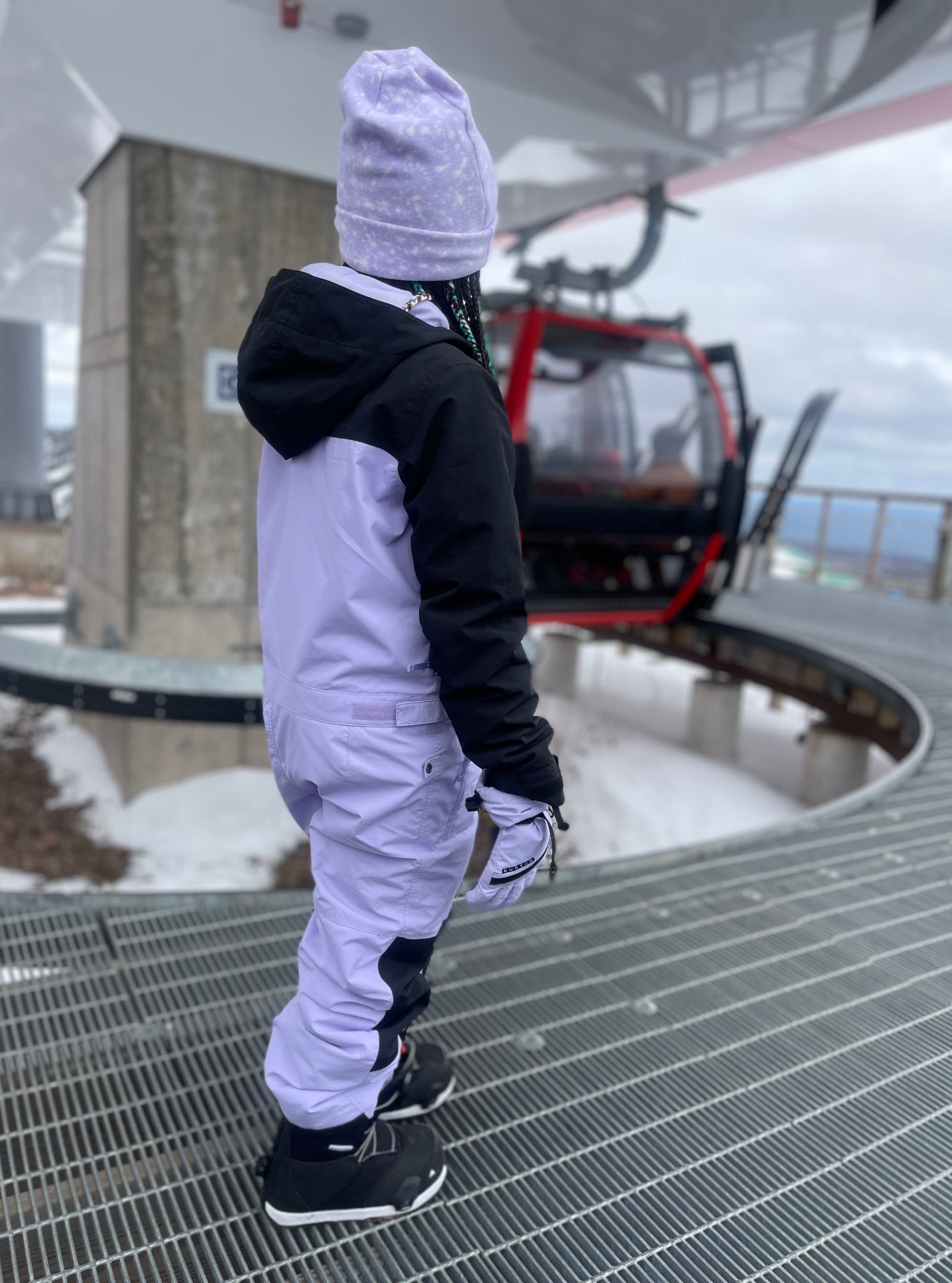 Product image of Kids' Burton 2L One Piece[Variant:True Black / Supernova]