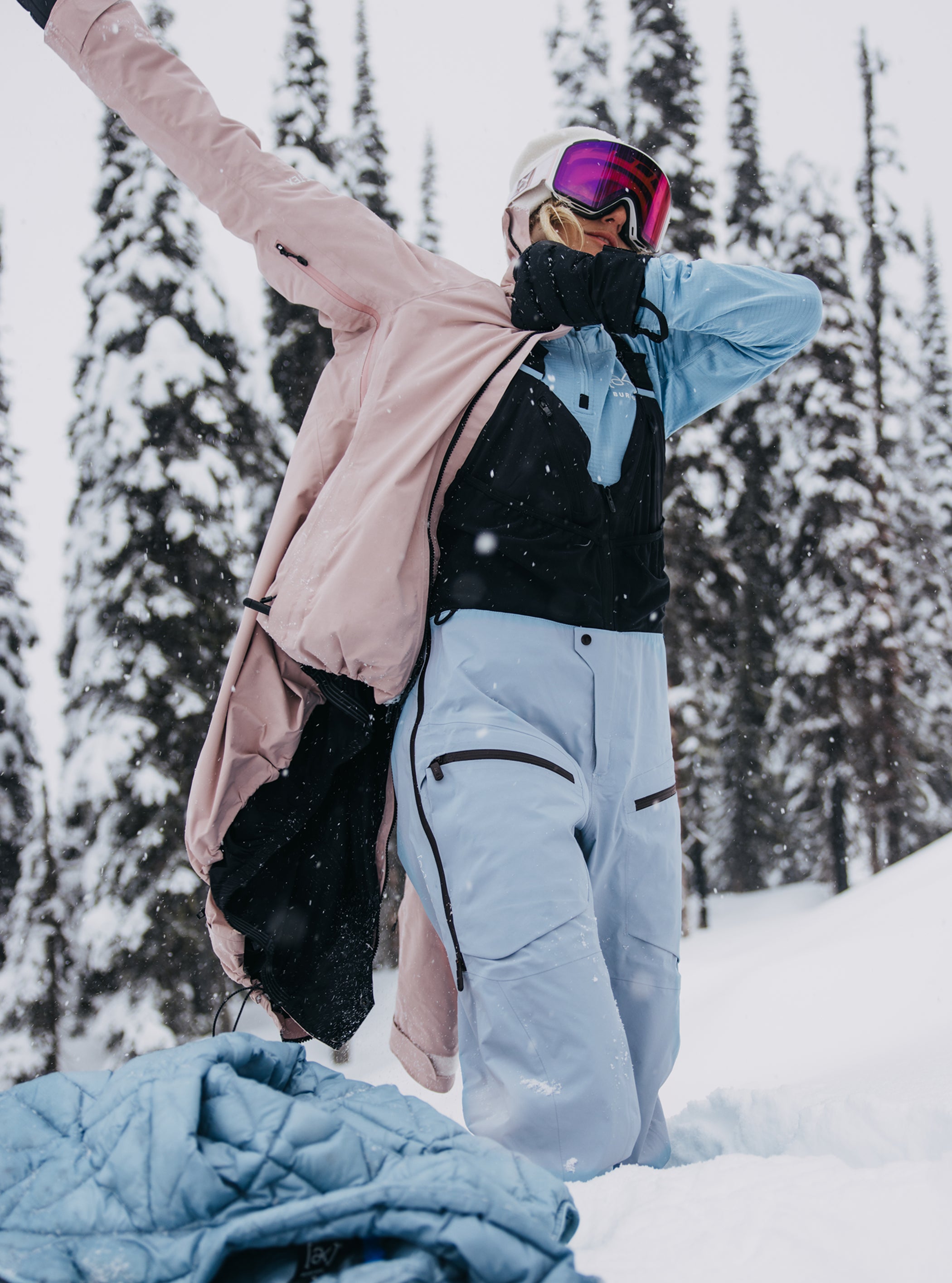 Product image of Women's Burton [ak] Tusk GORE-TEX PRO 3L Hi-Top Bib Pants[Variant:Dusty Blue]