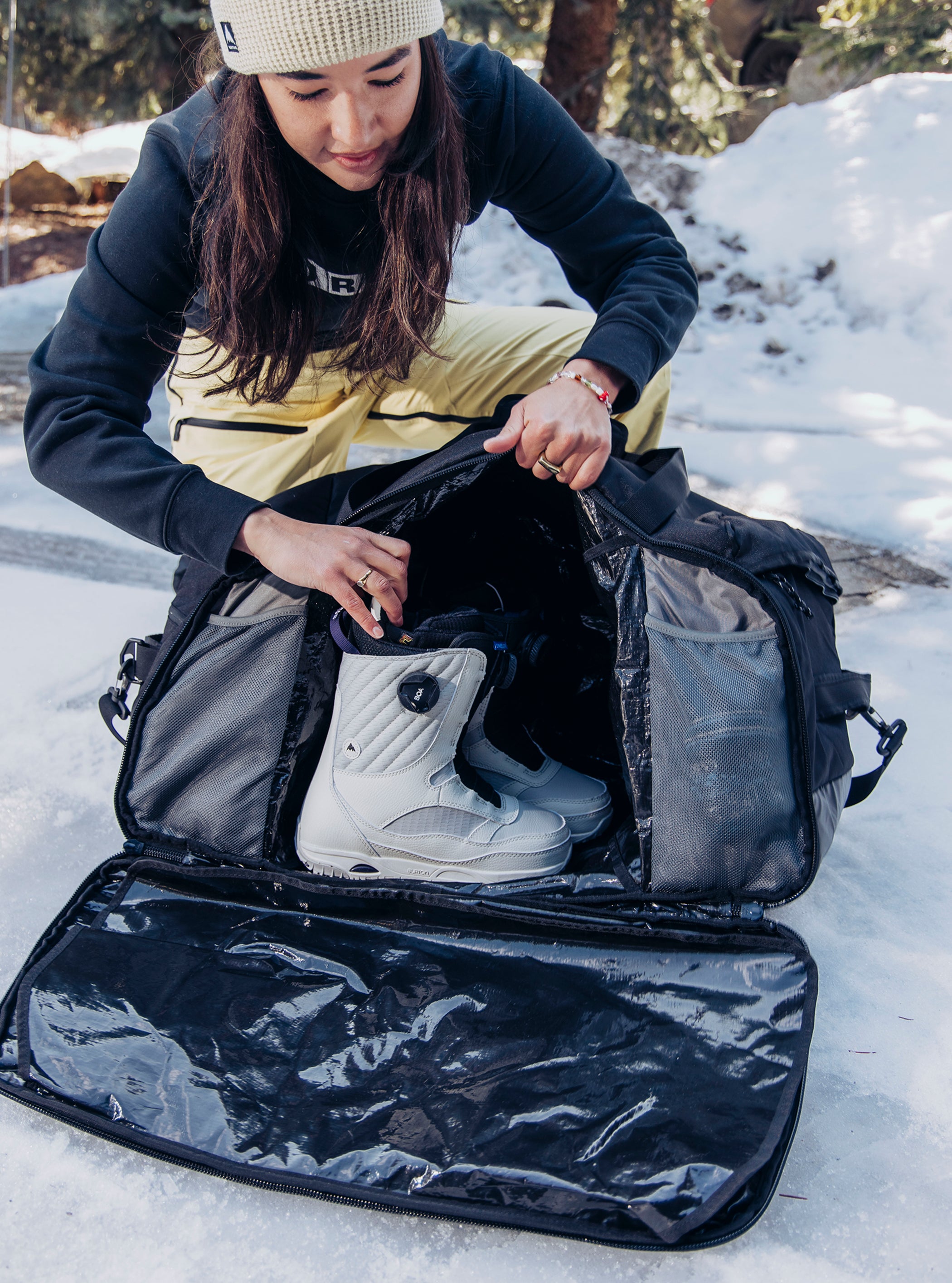 Burton フライトアテンダント 90L ダッフルバッグ