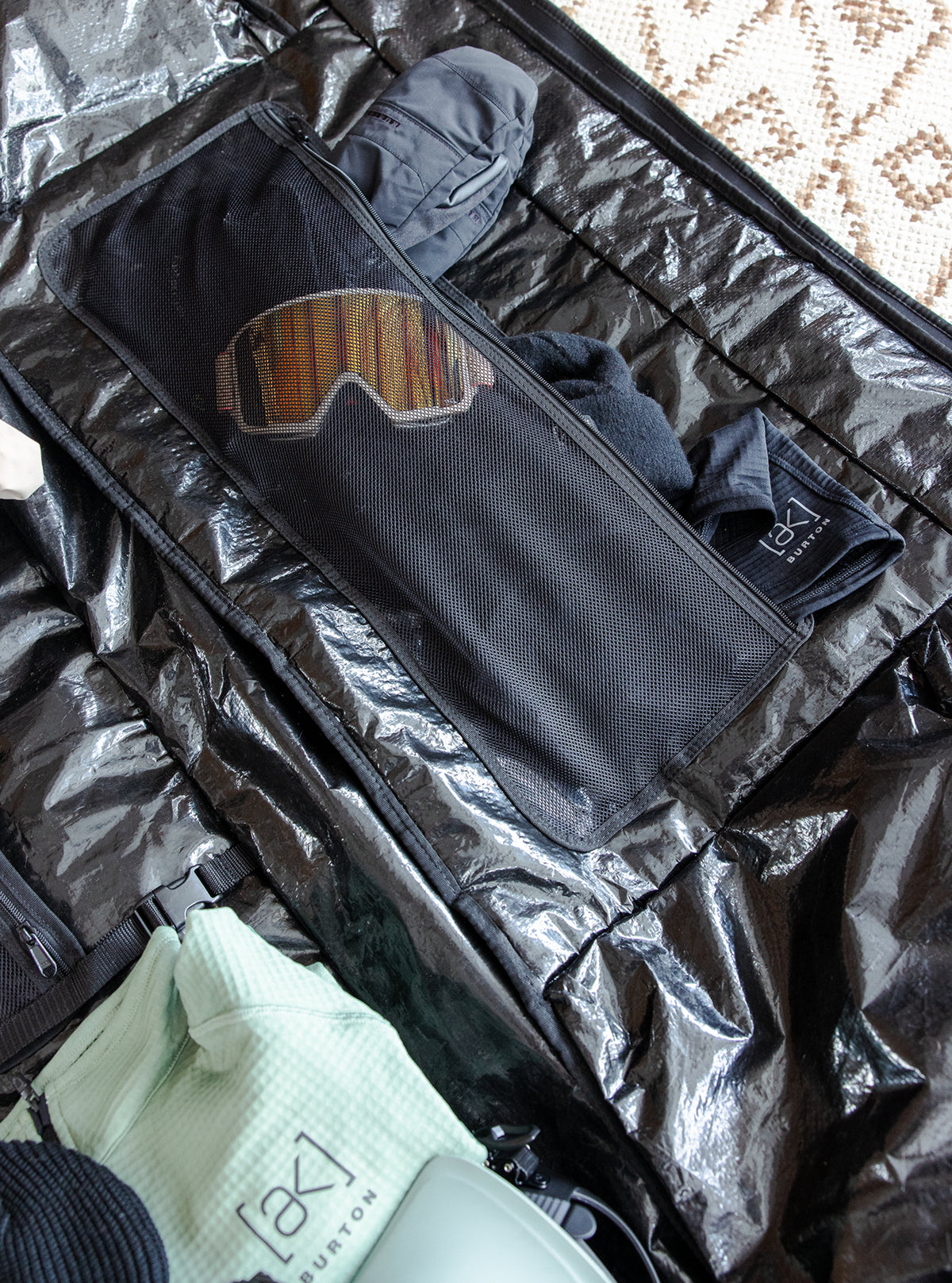 Burton Wheelie Flight Attendant Snowboard Bag 2027 Burton Wheelie Flight Attendant Snowboard Bag 2027