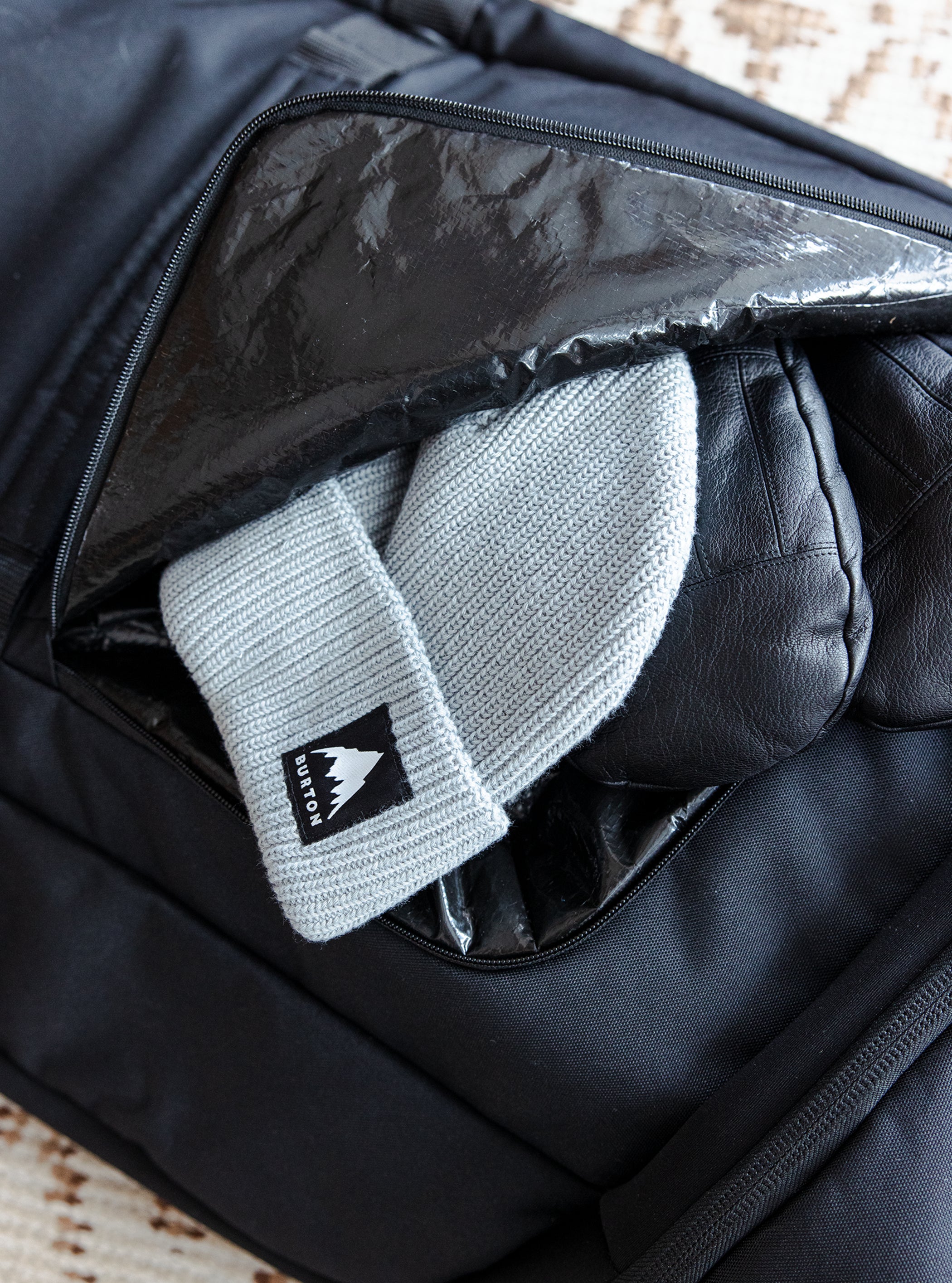Burton ウィーリー フライトアテンダント スノーボードバッグ