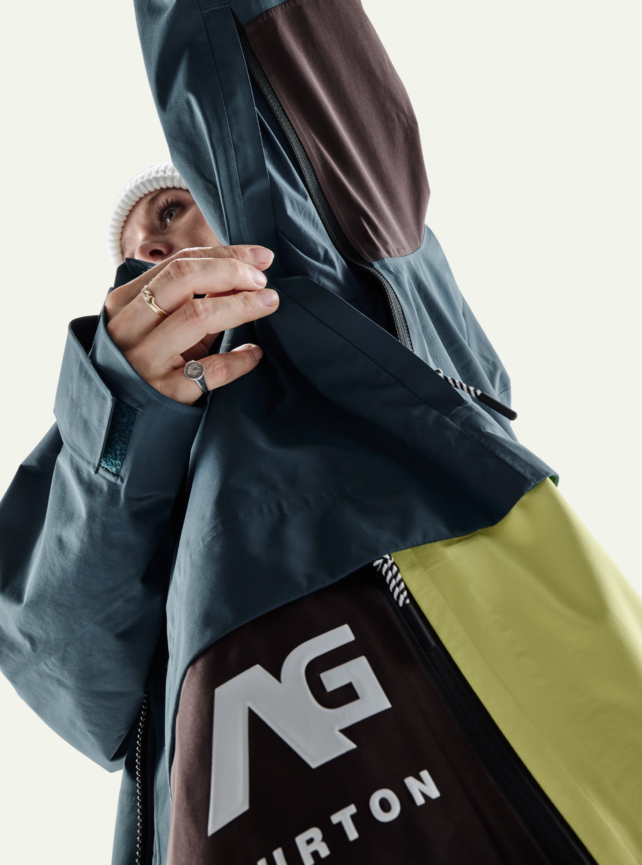 ウィメンズ Burton AG ハードパック GORE-TEX 3L ジャケット