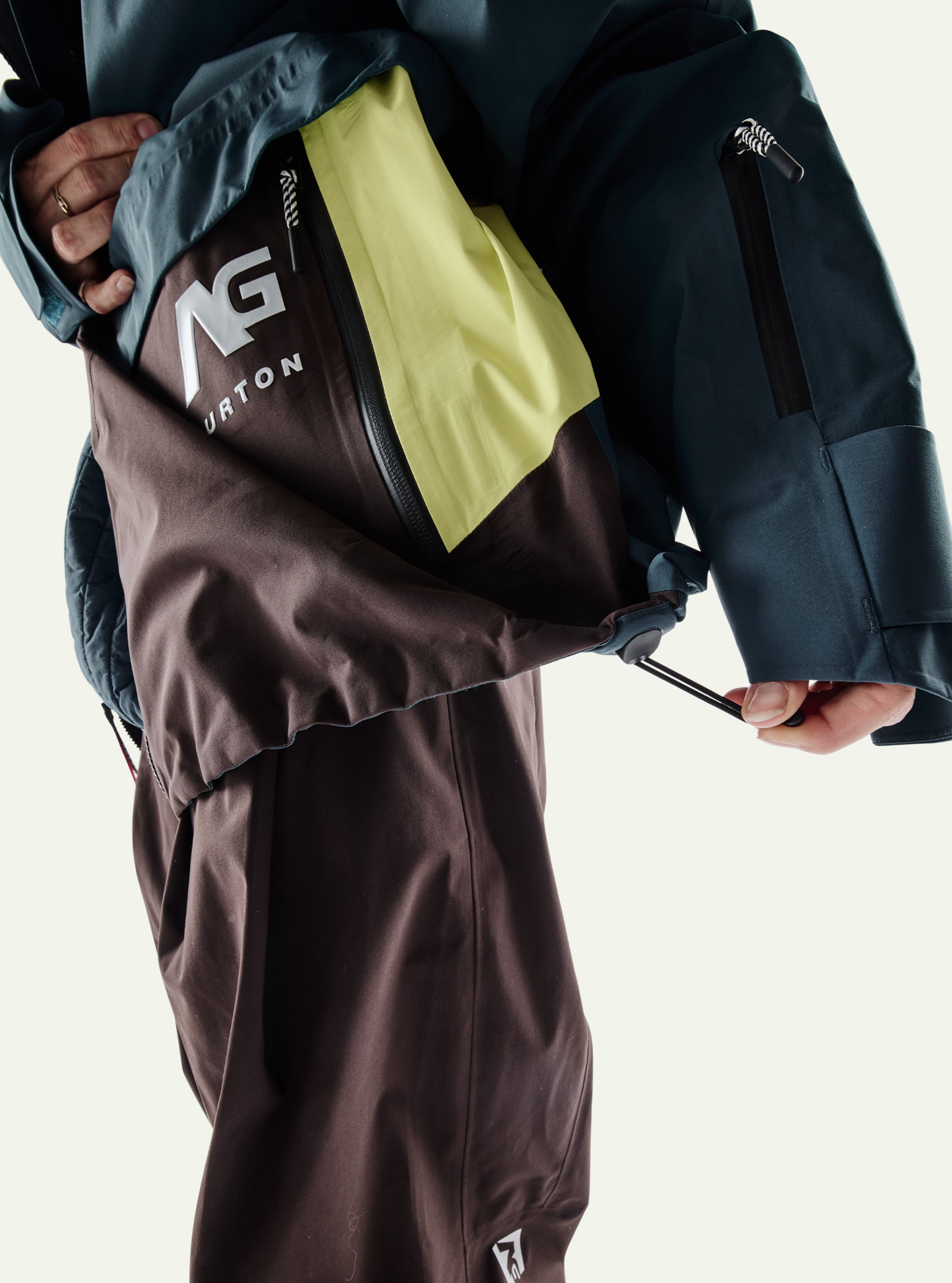 ウィメンズ Burton AG ハードパック GORE-TEX 3L ジャケット