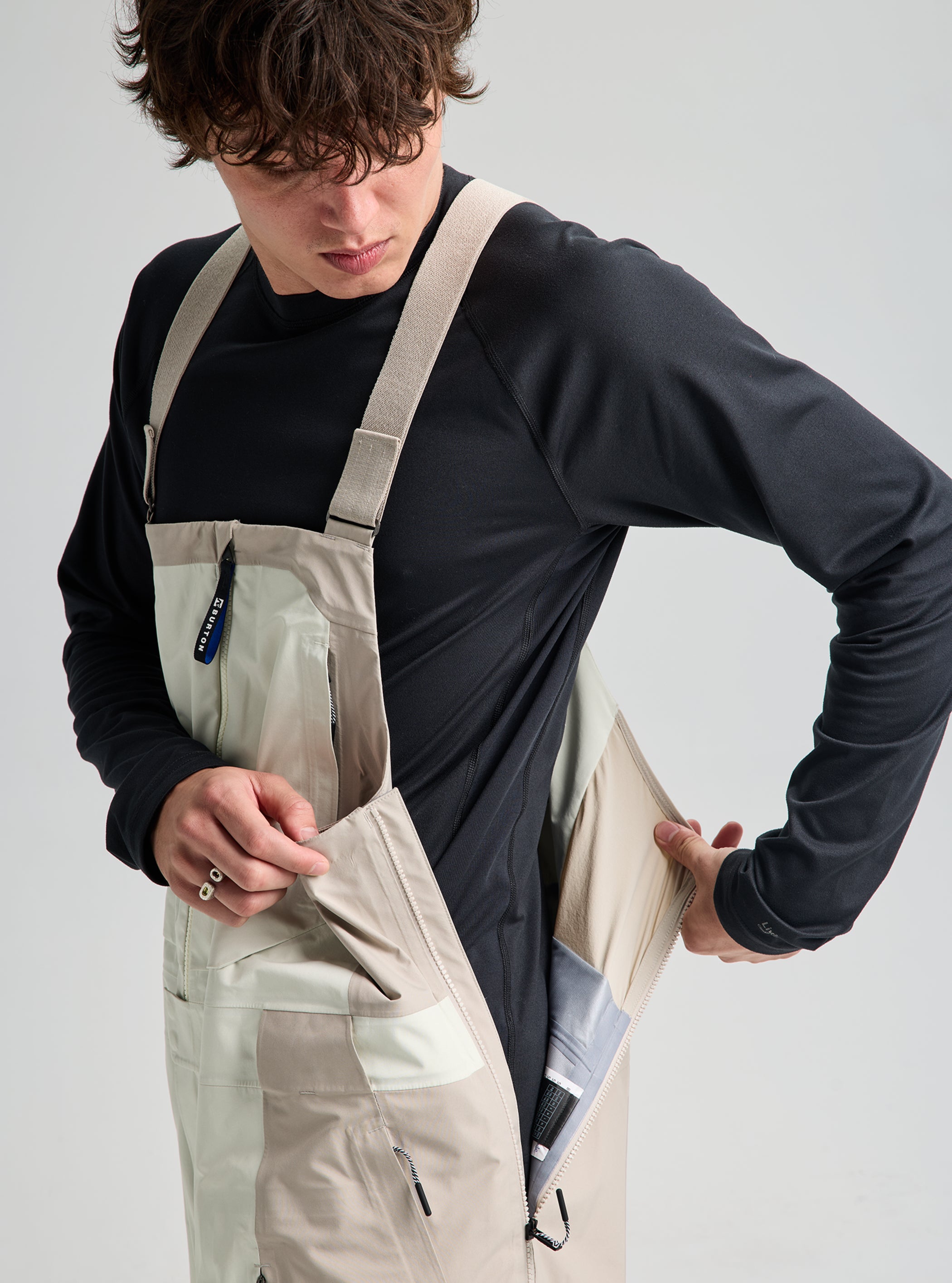 Burton AG ハードパック GORE-TEX 3L ビブ