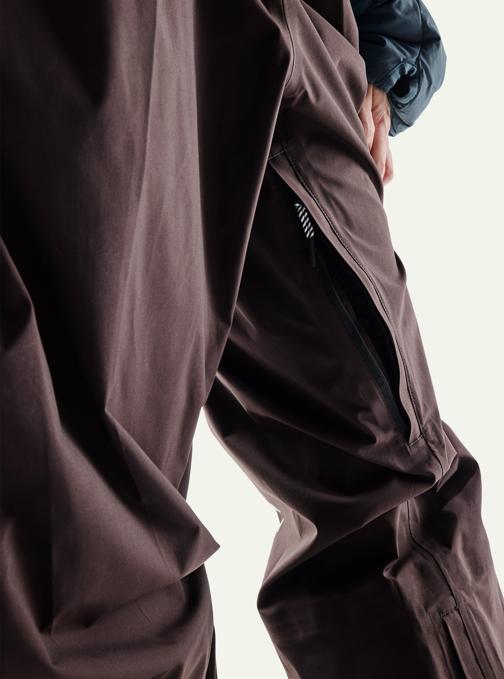 Burton AG ハードパック GORE-TEX 3L パンツ