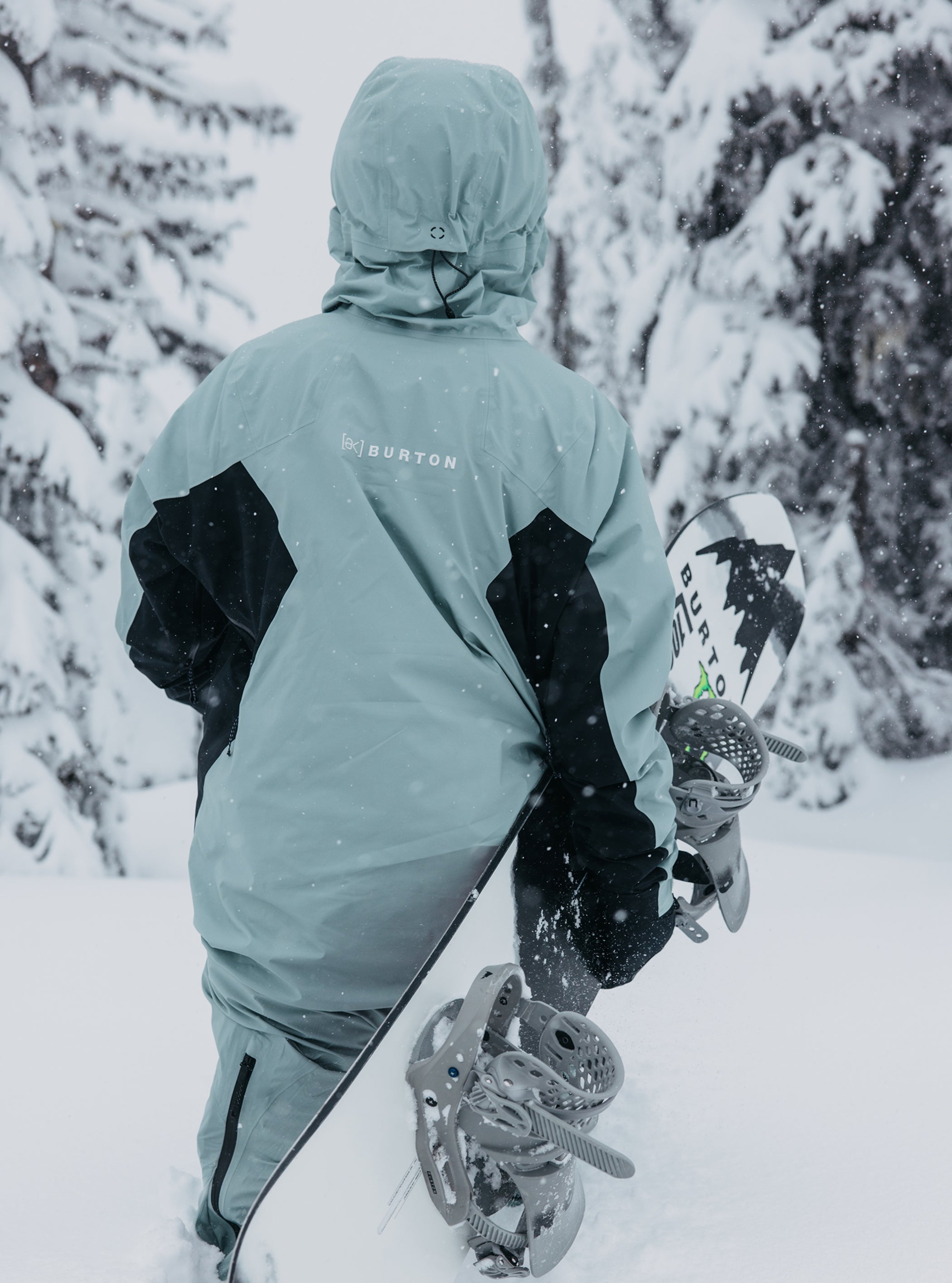 Product image of Women's Burton [ak] Tuvak GORE-TEX C-KNIT 3L Jacket[Variant:Petrol Green / True Black]