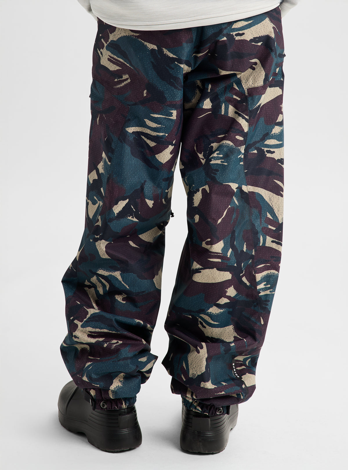 Product image of Women's Burton Reserve 2L Relaxed Pants[Variant:Seersucker Camo]