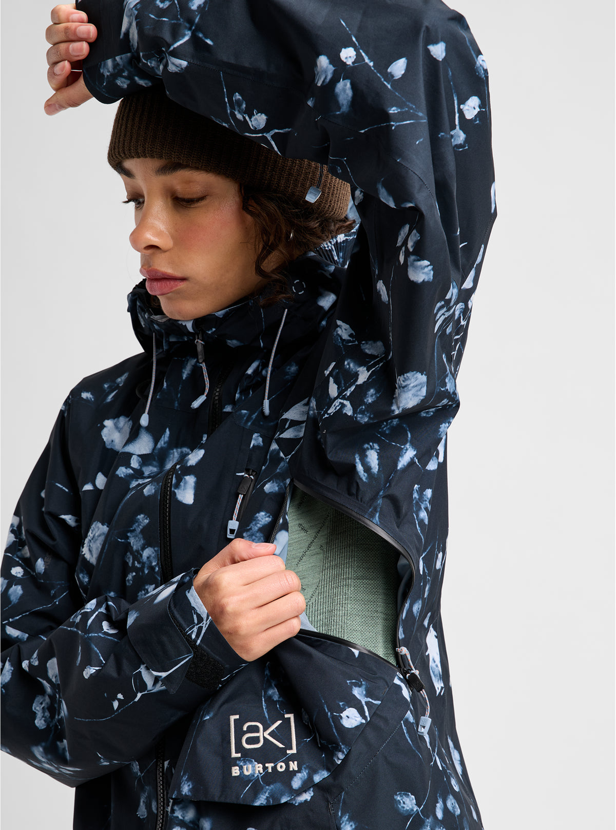 Women's Burton [ak] Cyclic GORE-TEX 2L Jacket 2027