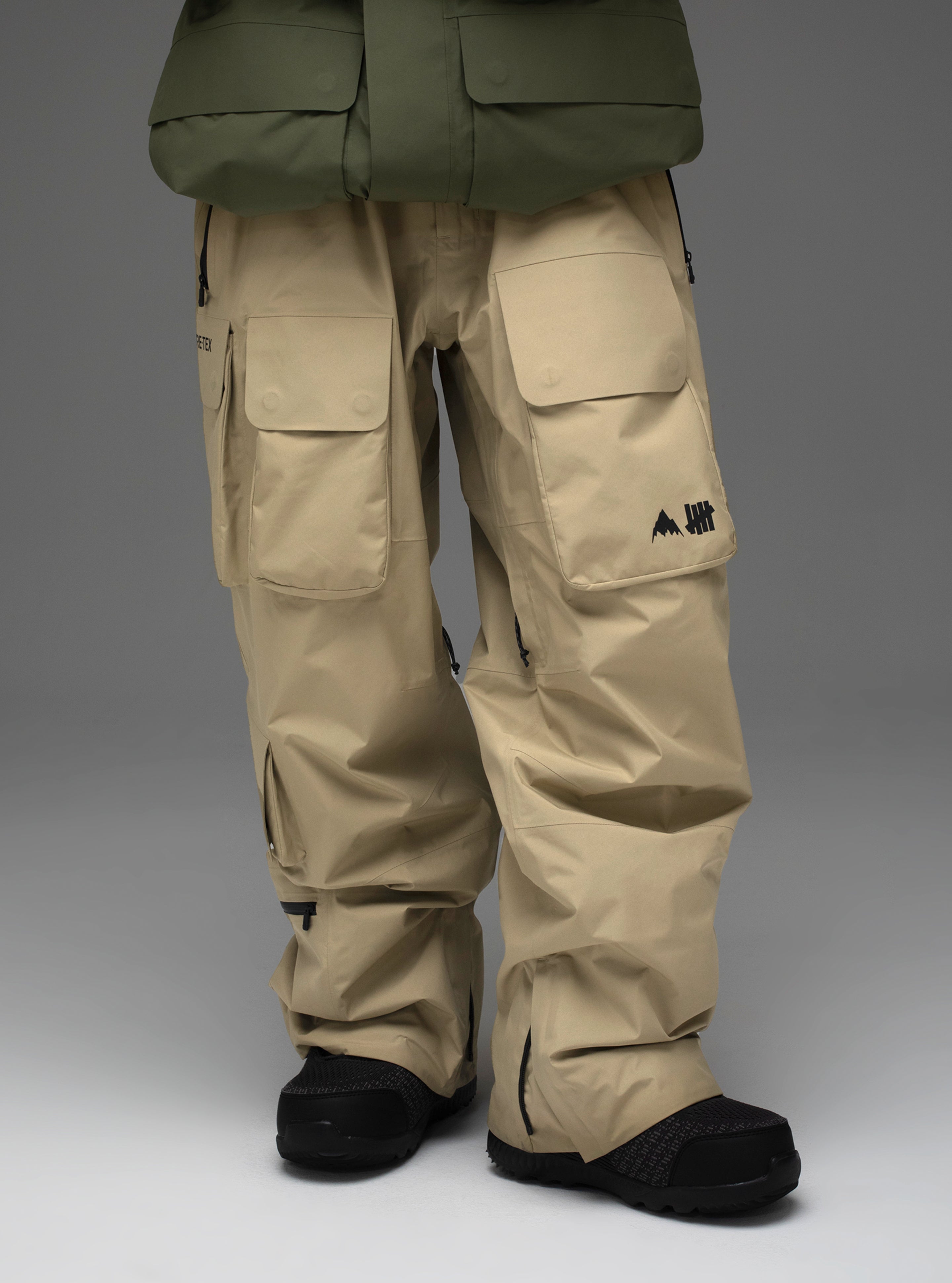 Men's Burton x Undefeated 2L GORE-TEX Bib Pants