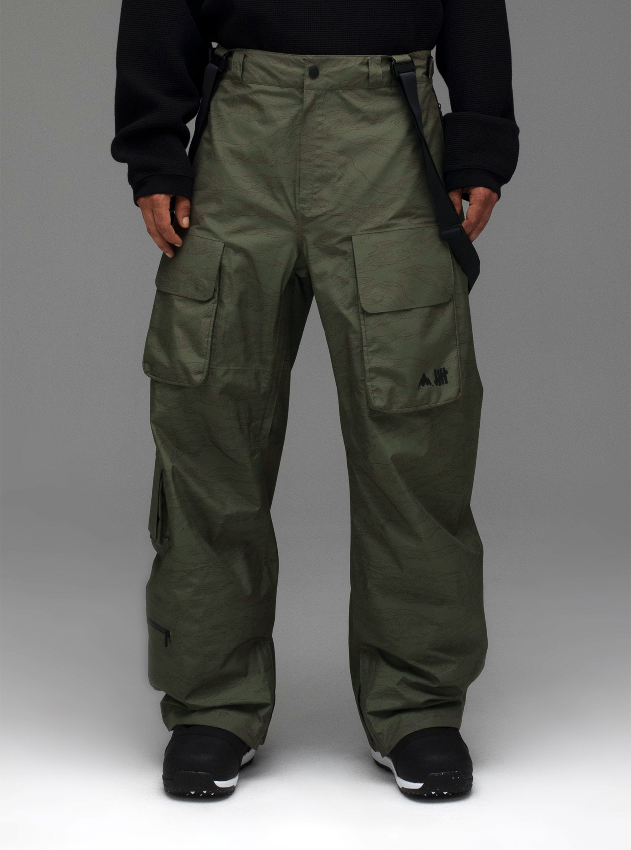 Product image of Men's Burton x Undefeated 2L GORE-TEX Bib Pants[Variant:Olive Camo]