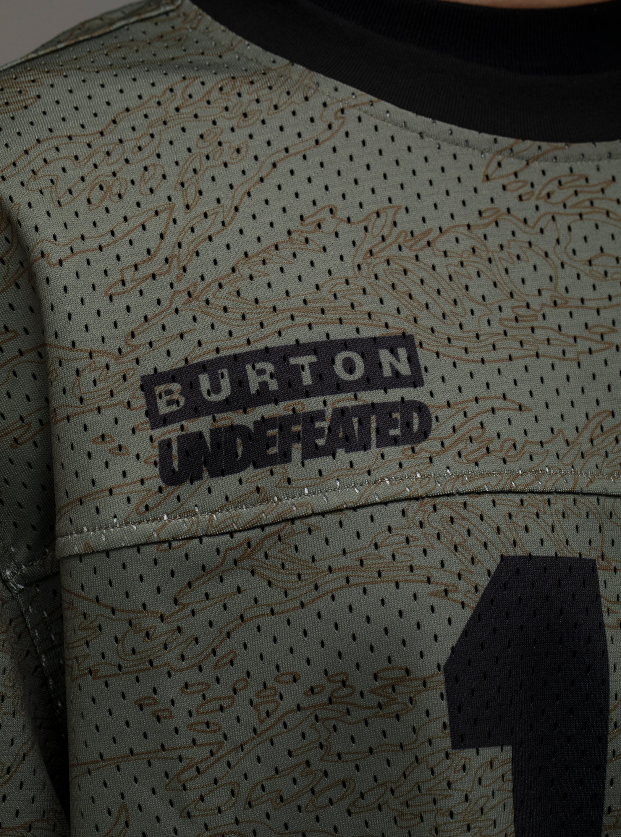 Burton Undefeated ジャージー クルーネック スウェットシャツ