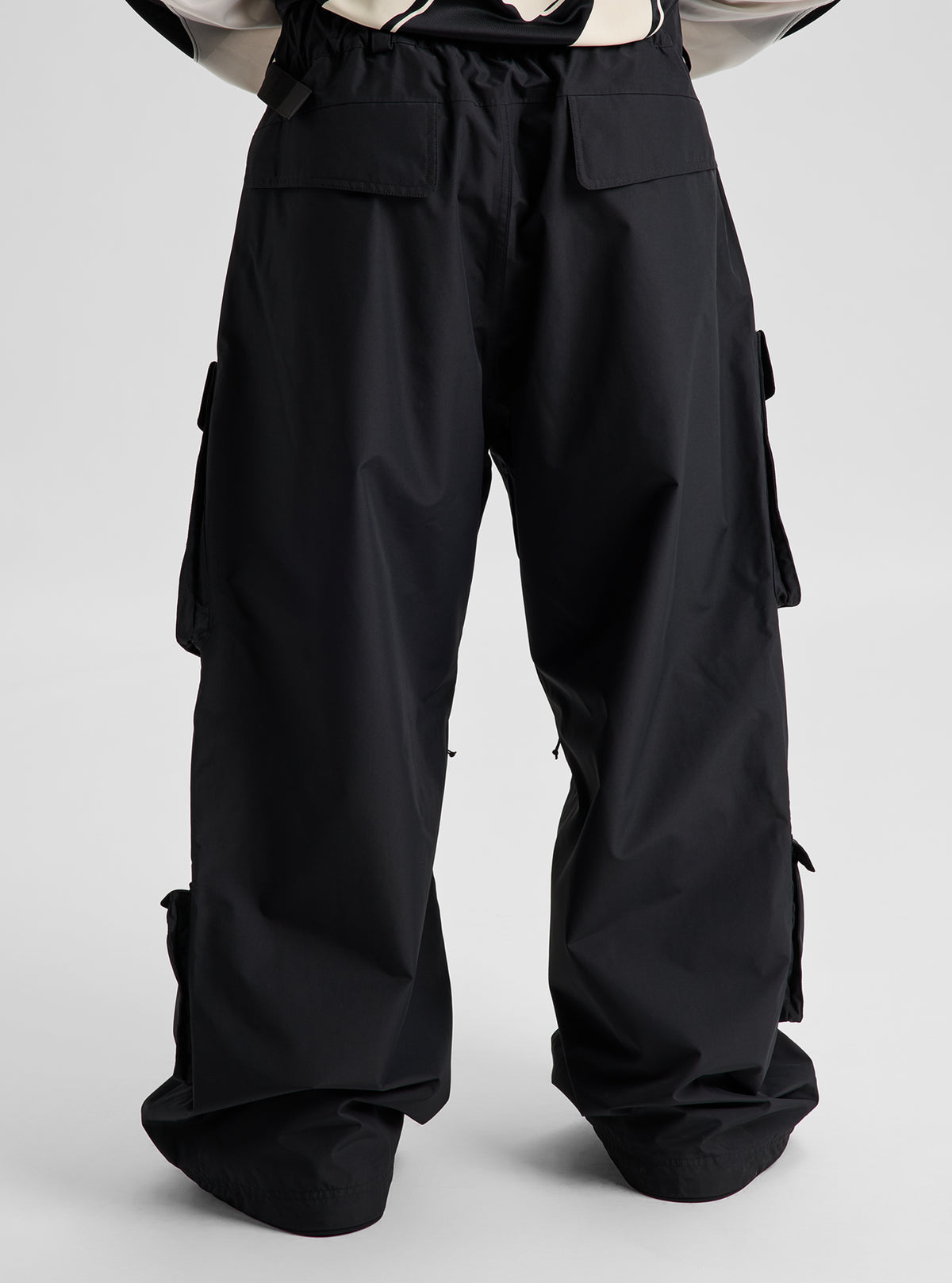 Product image of Men's Burton 2L Baggy Cargo Pants[Variant:True Black]