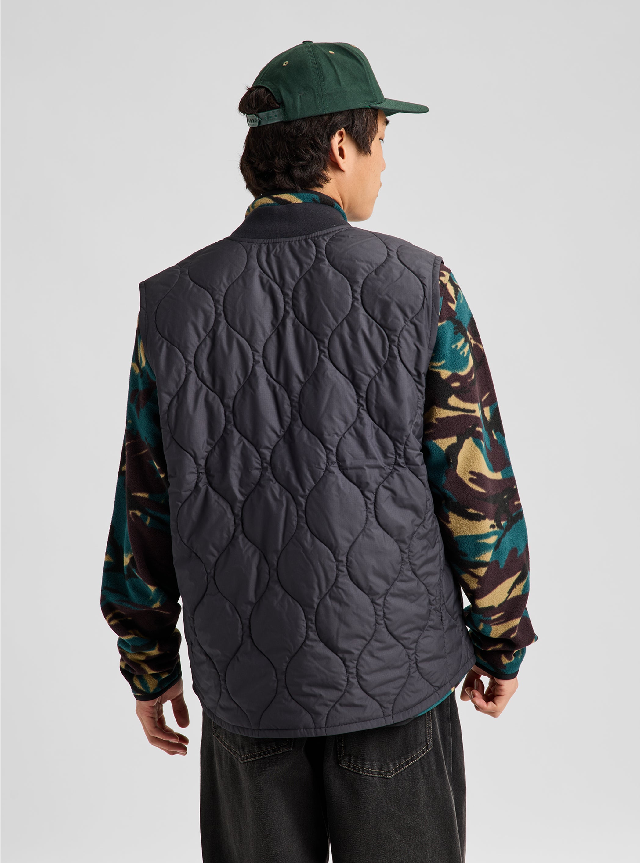 Product image of Men's Burton Quilted Synthetic Puffer Vest [Variant: True Black]
